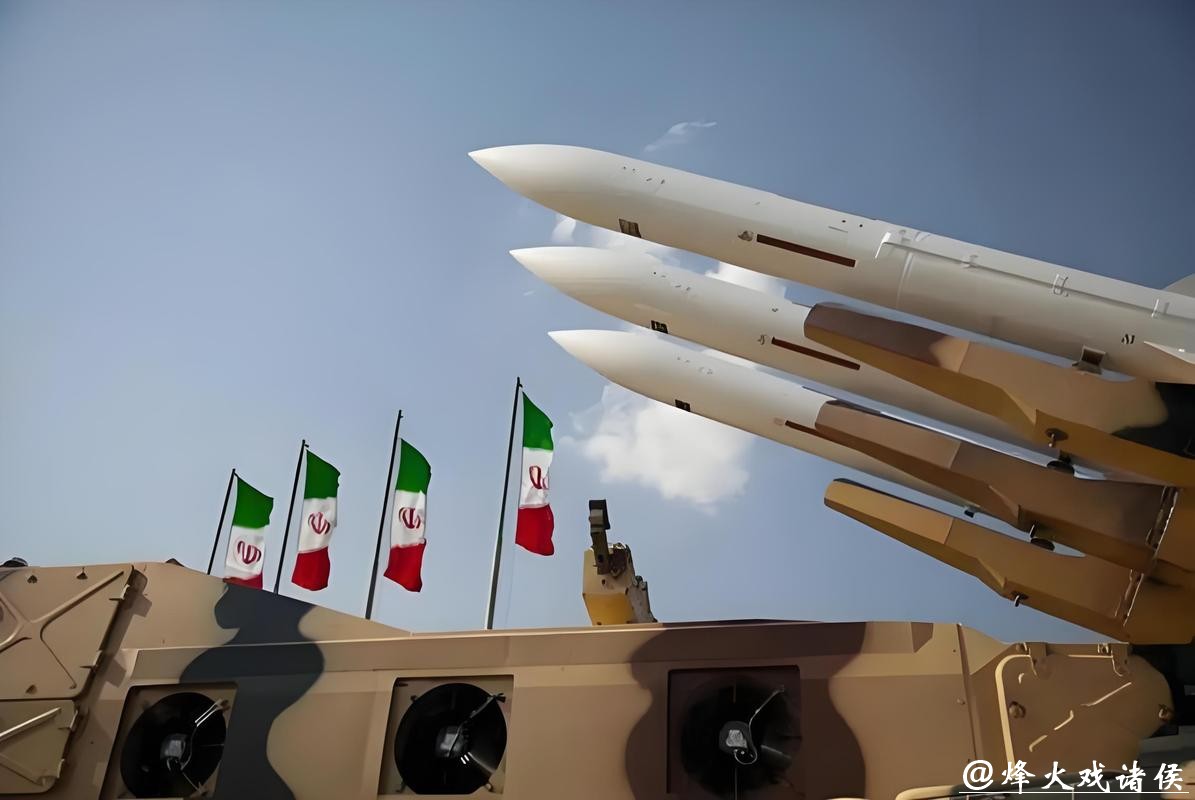 快看视频|导弹已上膛，驻卡塔尔美军将导弹装载移动平台，特朗普威胁增派航母