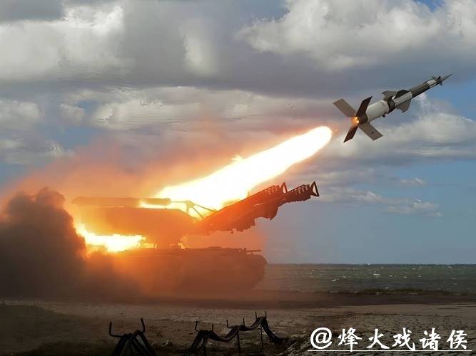 快看视频|导弹已上膛，驻卡塔尔美军将导弹装载移动平台，特朗普威胁增派航母