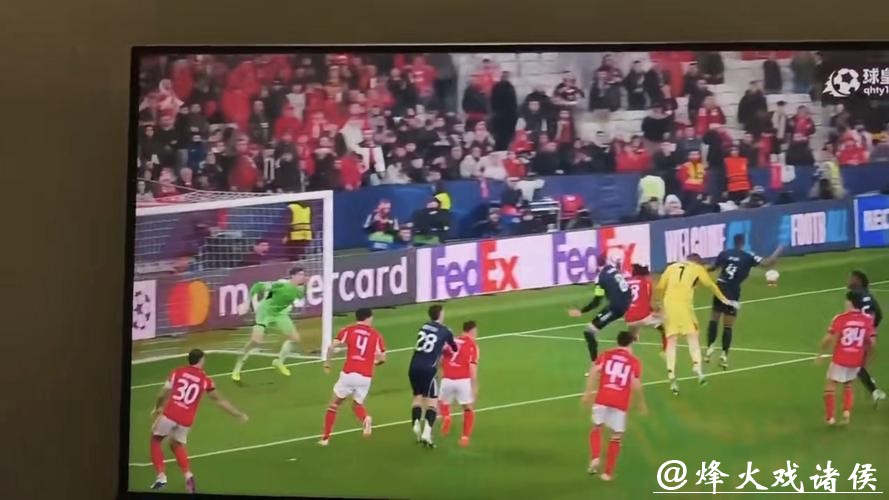 欧冠-门将特鲁宾绝杀 皇马2-4本菲卡无缘直通16强 欧冠-门将特鲁宾绝杀 皇马2-4本菲卡无缘直通16强