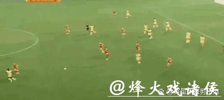 本赛季，莱奥屡次因担任中锋表现遭质疑，许多人不相信他能成为锋线支点，但数据和阿莱格里坚持支持他的价值