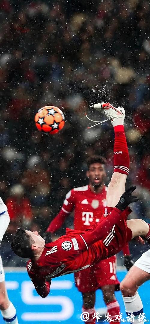 德甲-莱万平进球纪录 拜仁开场27秒+补时失球2-2