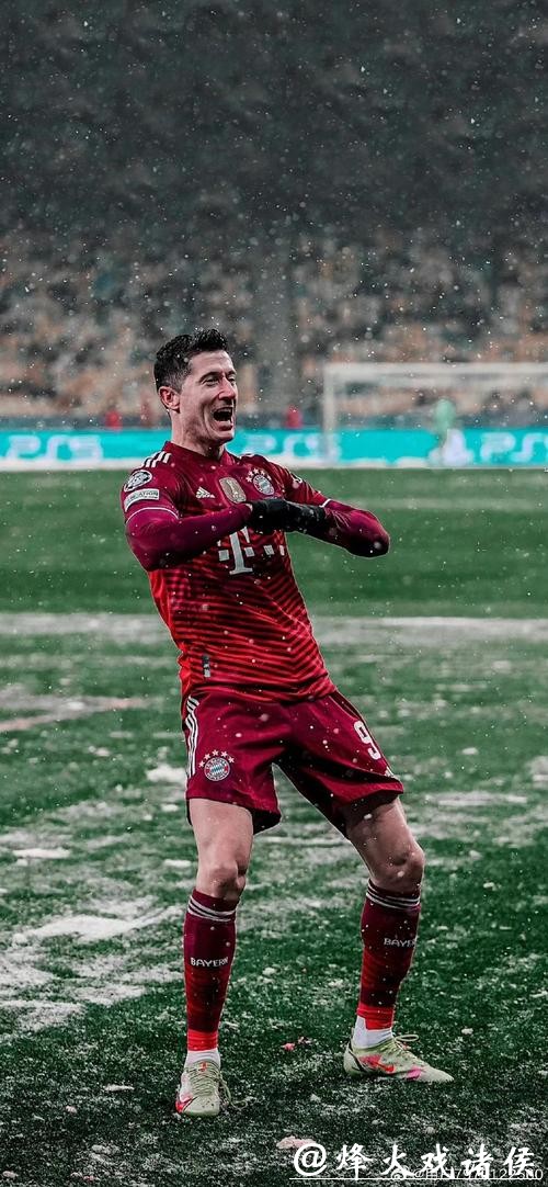 德甲-莱万平进球纪录 拜仁开场27秒+补时失球2-2
